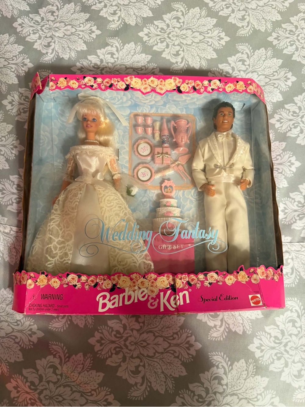 Barbie Wedding Fantasy Barbie and Ken Giftset with Wedding Cake NRFB 1996 #17243